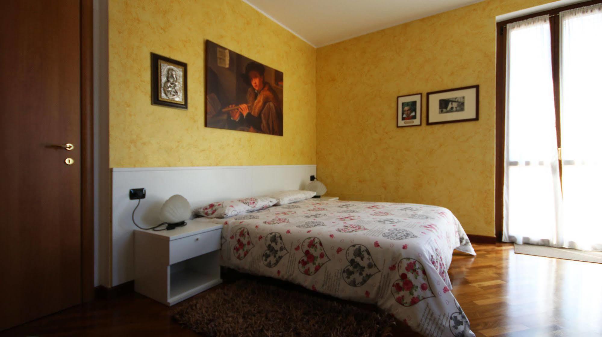 B&B-Foresteria Casa Della Musica Lake Como Mandello del Lario Εξωτερικό φωτογραφία