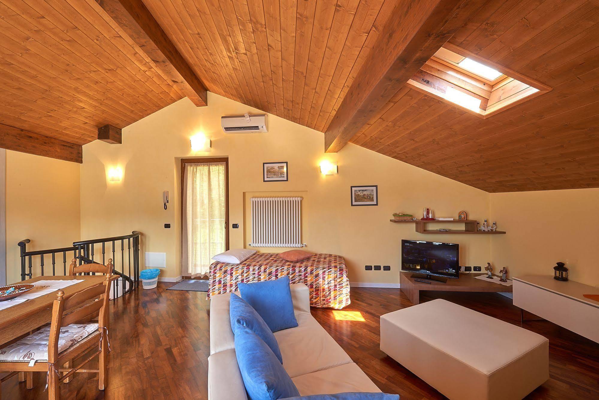 B&B-Foresteria Casa Della Musica Lake Como Mandello del Lario Εξωτερικό φωτογραφία