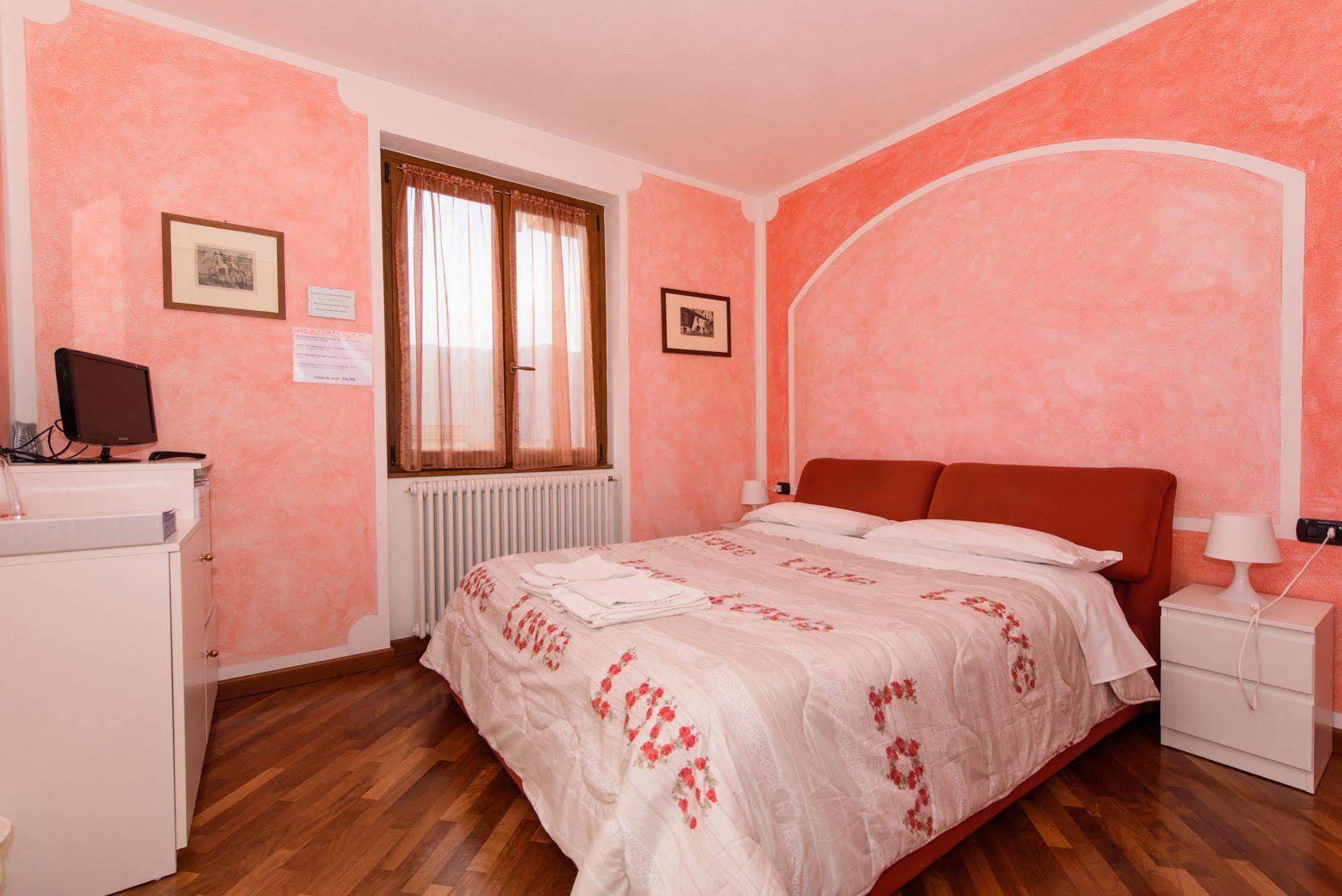 B&B-Foresteria Casa Della Musica Lake Como Mandello del Lario Εξωτερικό φωτογραφία