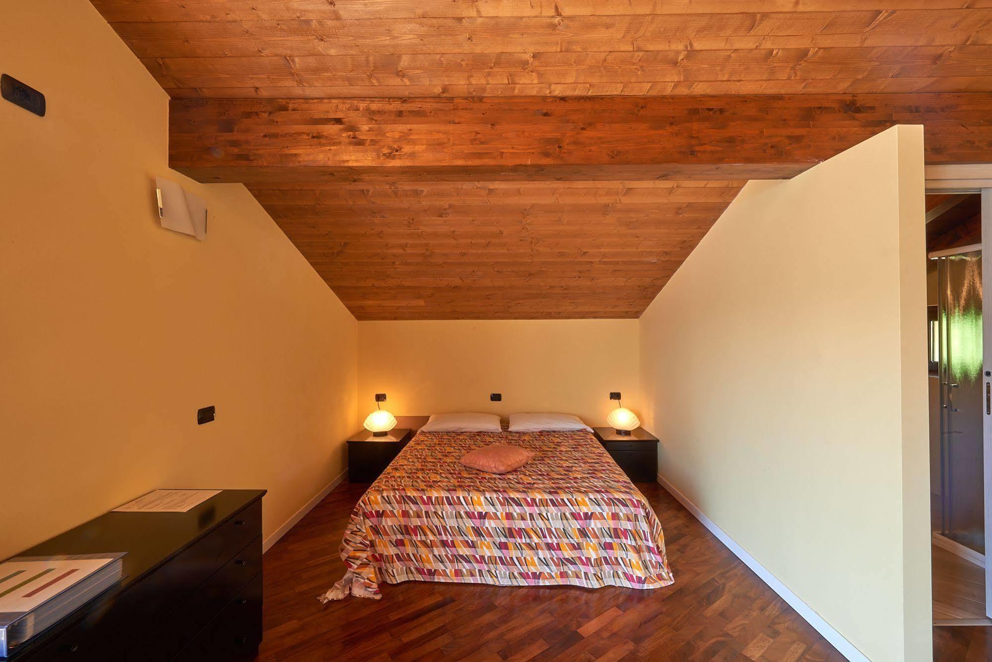 B&B-Foresteria Casa Della Musica Lake Como Mandello del Lario Εξωτερικό φωτογραφία